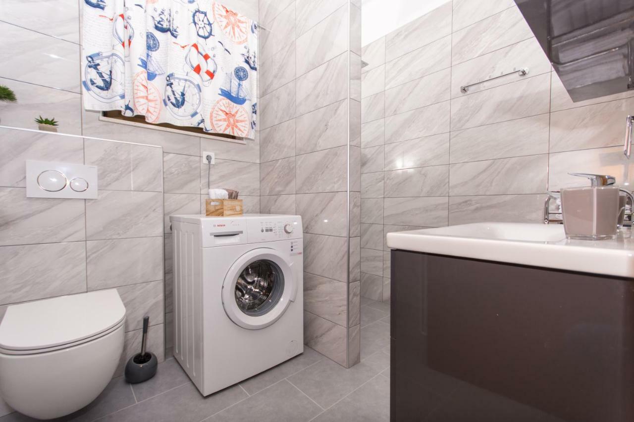 Holiday Home Ruzmarin Трогир Экстерьер фото