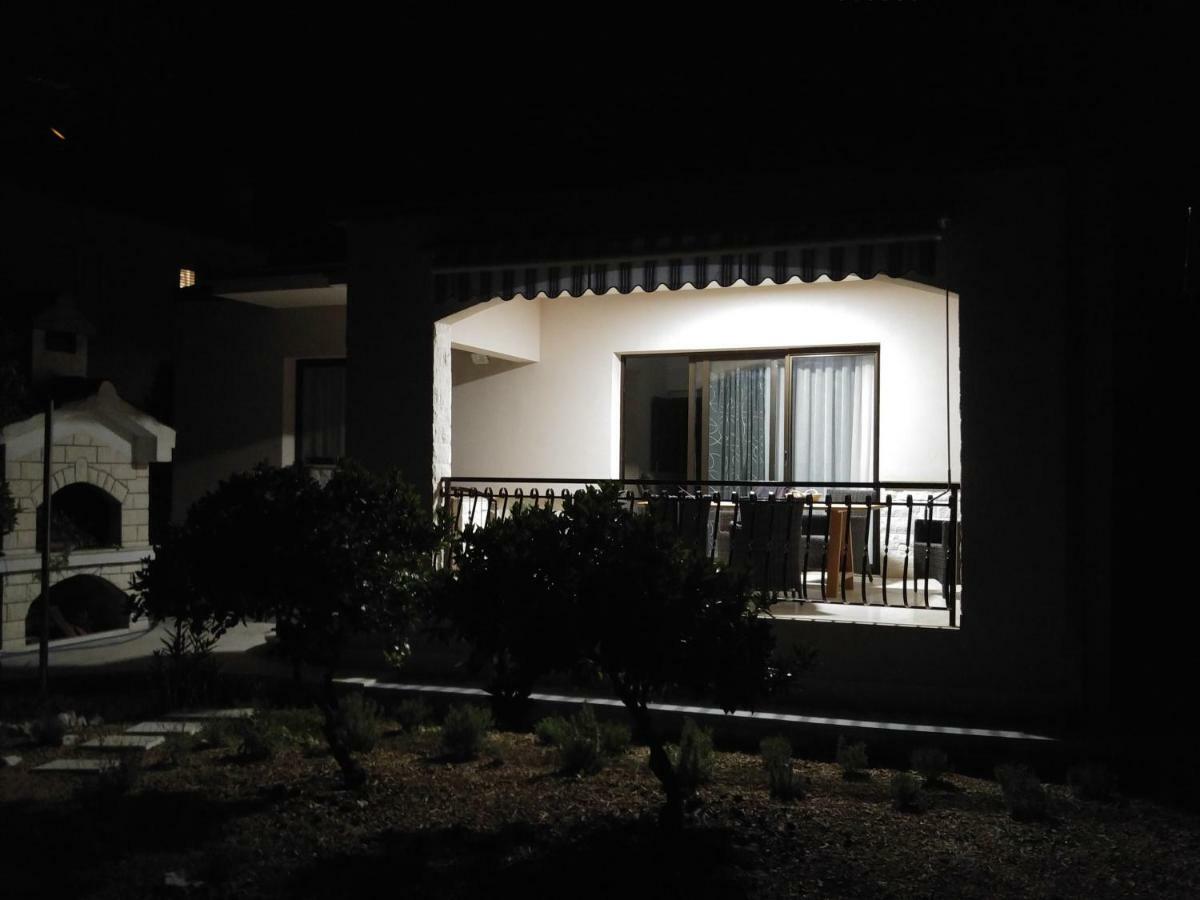 Holiday Home Ruzmarin Трогир Экстерьер фото